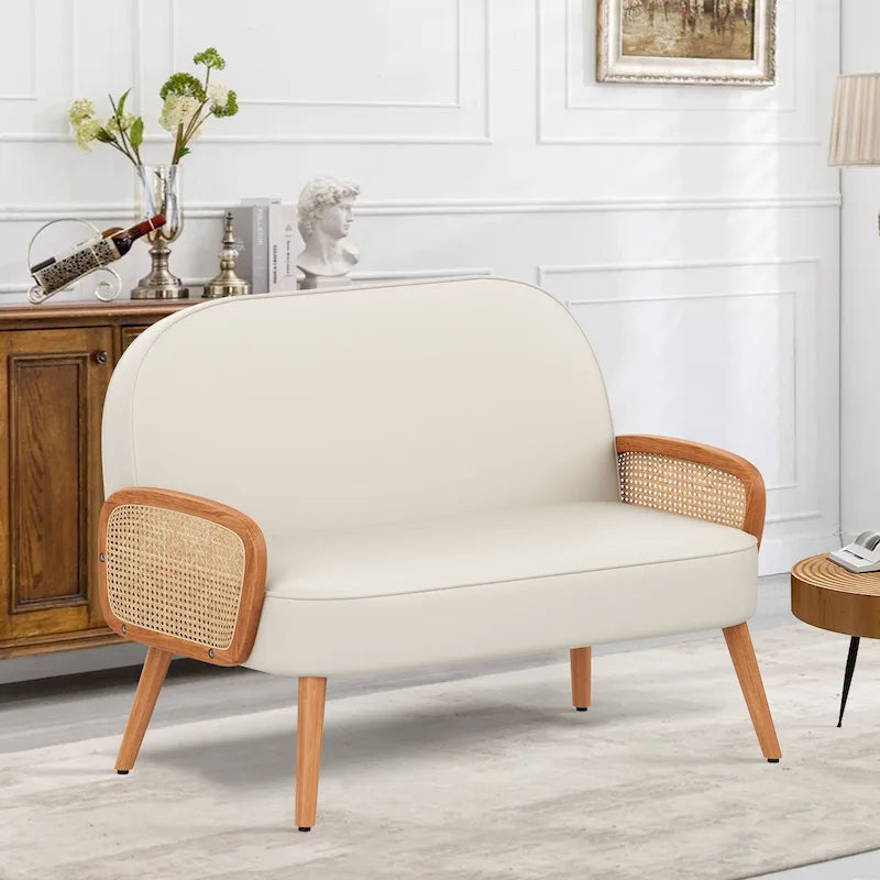 Kanapa Loveseat Mała Sofa do Salonu, Obita Sztuczną Skórą Mini Kanapa z Podłokietnikami z Naturalnego Rattanu i Nóżkami z Litego Drewna
