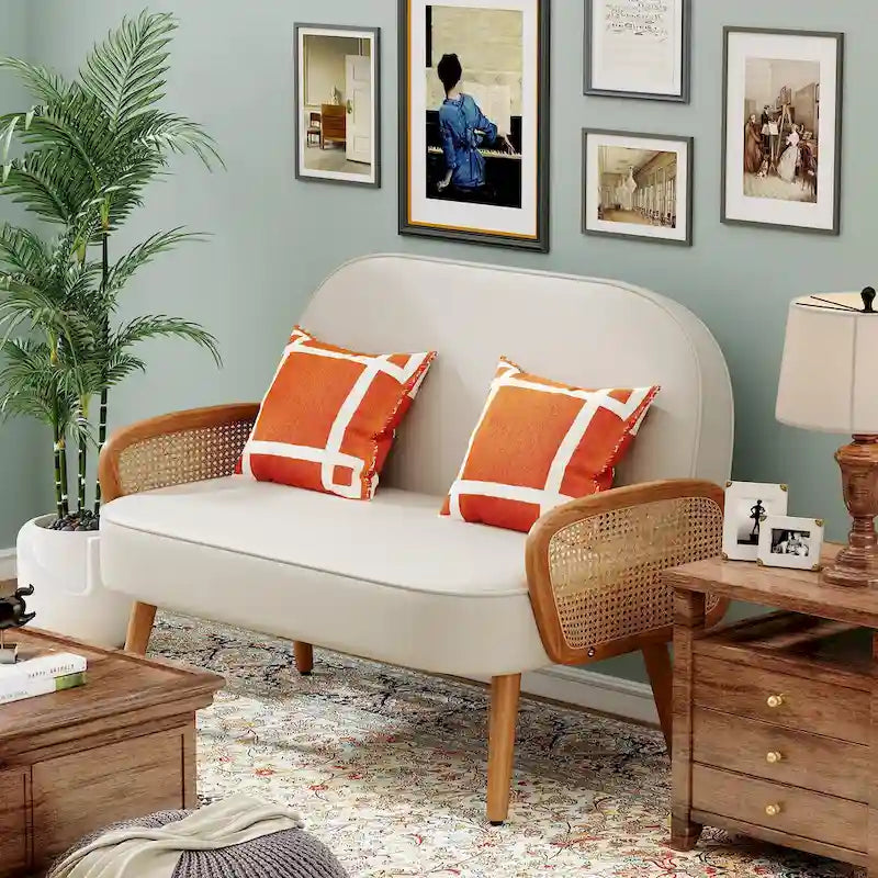 Kanapa Loveseat Mała Sofa do Salonu, Obita Sztuczną Skórą Mini Kanapa z Podłokietnikami z Naturalnego Rattanu i Nóżkami z Litego Drewna